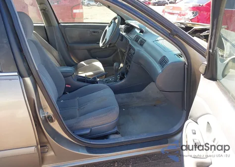 2001 Toyota Camry Le z USA, uszkodzony, nr VIN 4T1BG22K61U076312